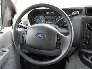 Ford Econoline Wagon 2011 photo 3