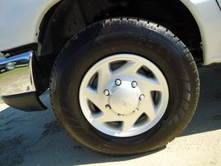 Ford Econoline Wagon 2011 photo 4