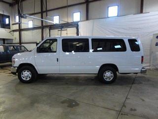 Ford Econoline Wagon 2011 photo 4