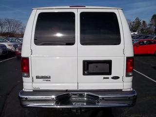 Ford Econoline Wagon 2011 photo 4