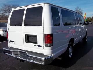 Ford Econoline Wagon 2011 photo 5