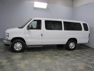 Ford Econoline Wagon 2011 photo 4