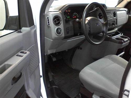 Ford Econoline Wagon 2011 photo 5