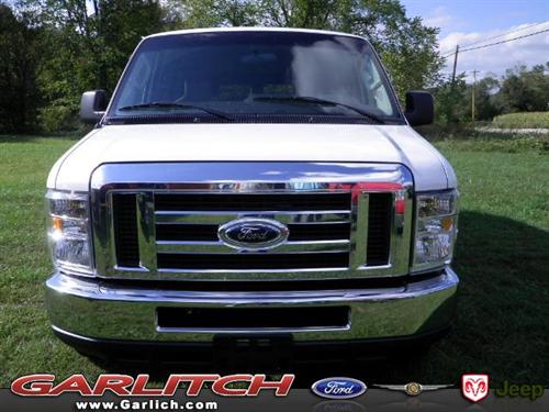 Ford Econoline Wagon 2011 photo 1