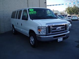 Ford Econoline Wagon 2011 photo 1