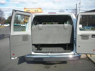 Ford Econoline Wagon 2011 photo 1