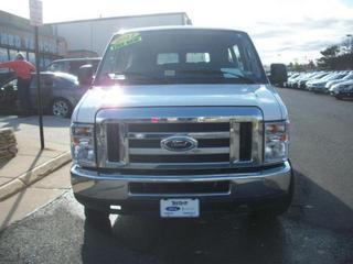 Ford Econoline Wagon 2011 photo 4