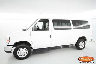 Ford Econoline Wagon 2011 photo 2