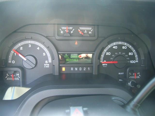 Ford Econoline Wagon 2012 photo 2