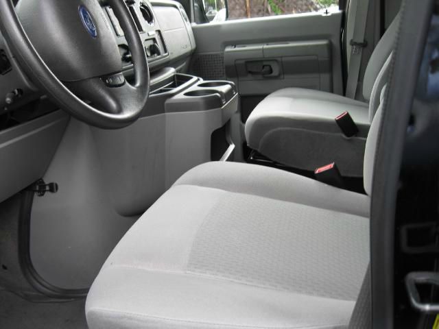 Ford Econoline Wagon S-line 2.0 Quattro Passenger Van