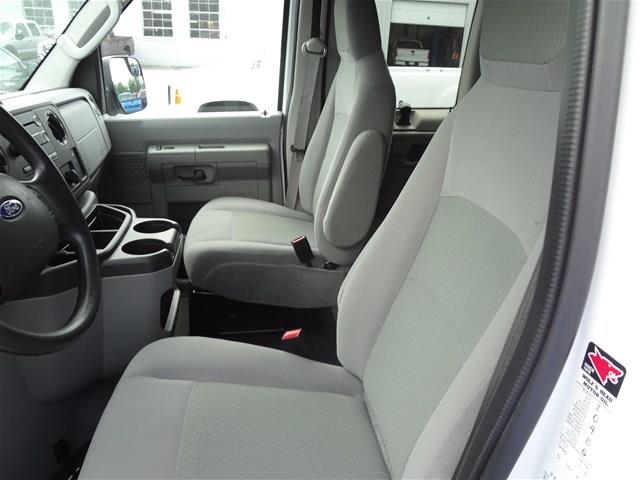 Ford Econoline Wagon ESi Passenger Van