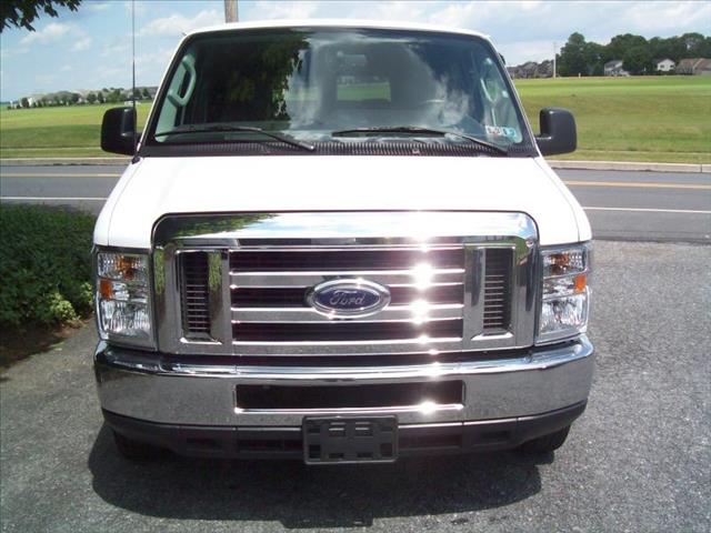 Ford Econoline Wagon With Navigation, Bluetoothand Sunroof Passenger Van