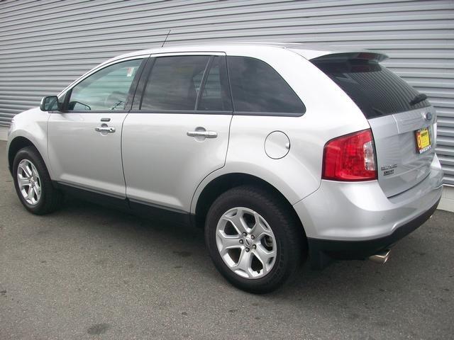 Ford Edge 5XT Sport Utility