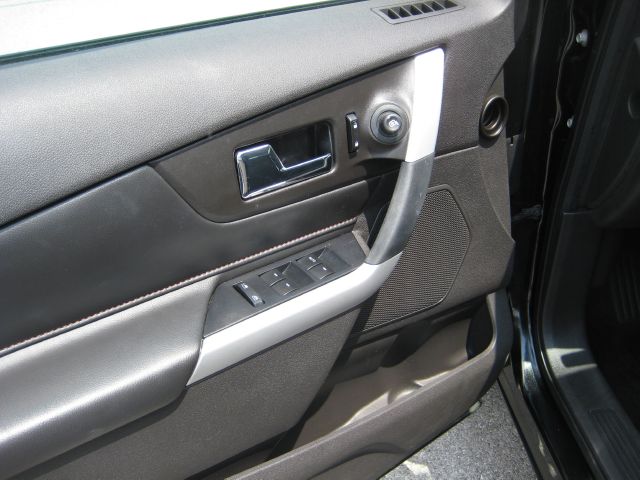 Ford Edge 2011 photo 9