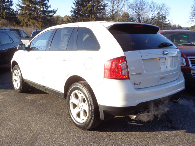 Ford Edge 2012 photo 2