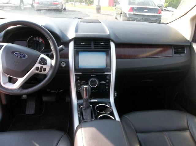 Ford Edge 2013 photo 2