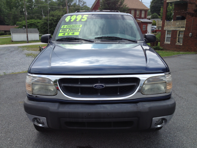 Ford Escape 2000 photo 1