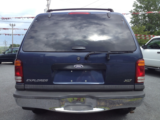 Ford Escape 2000 photo 2