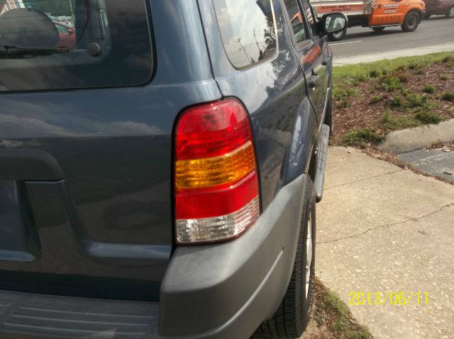 Ford Escape 2001 photo 2