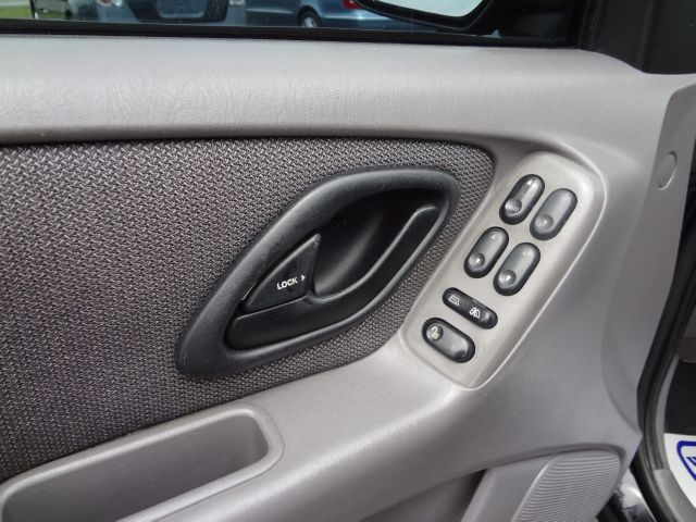 Ford Escape 2001 photo 14