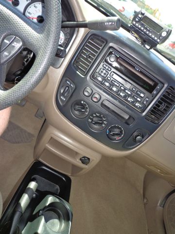Ford Escape 2001 photo 11