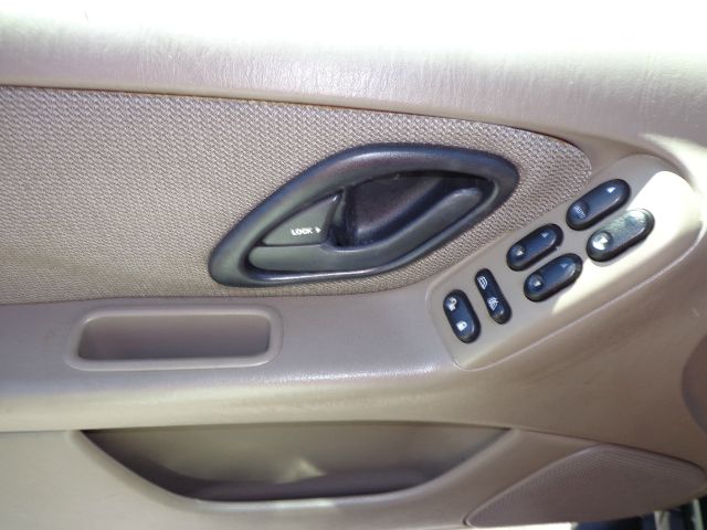 Ford Escape 2001 photo 23