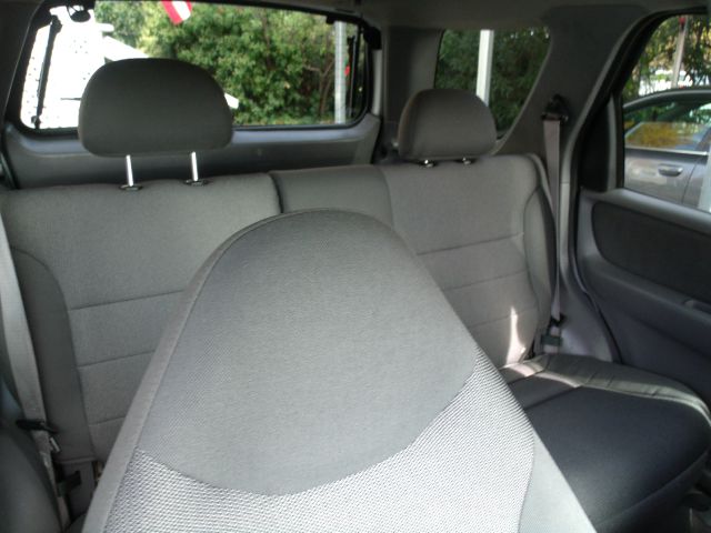 Ford Escape 2001 photo 2
