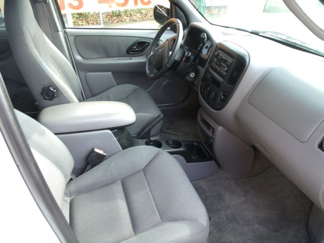 Ford Escape 2001 photo 3