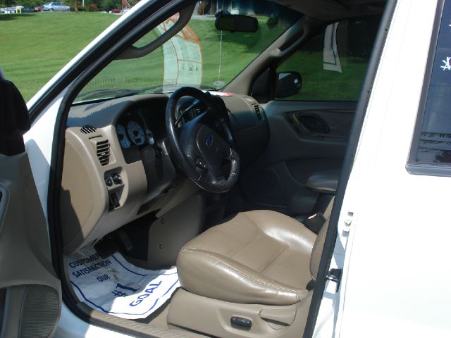 Ford Escape 2001 photo 2