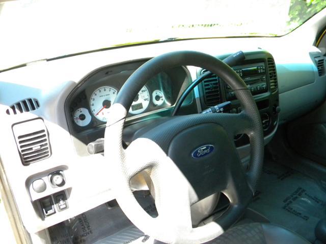 Ford Escape 2001 photo 4