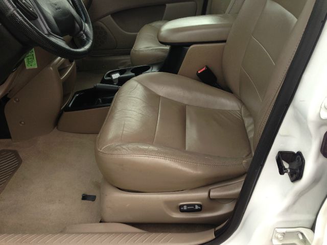 Ford Escape 2002 photo 19