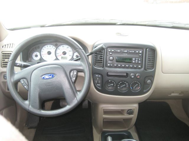 Ford Escape 2002 photo 1