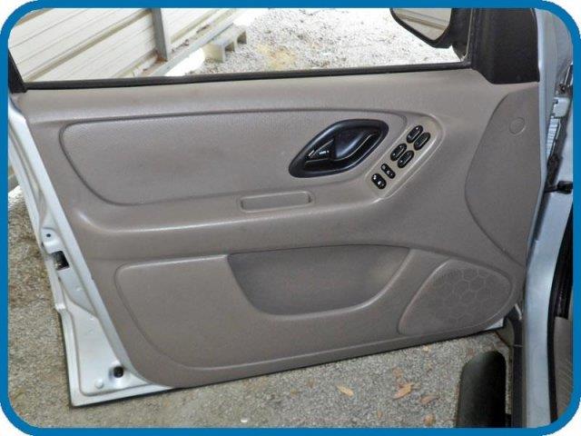 Ford Escape 2002 photo 9