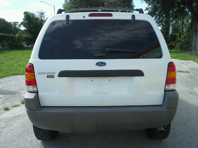 Ford Escape 2002 photo 1