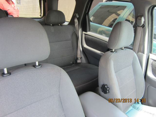Ford Escape 2002 photo 1