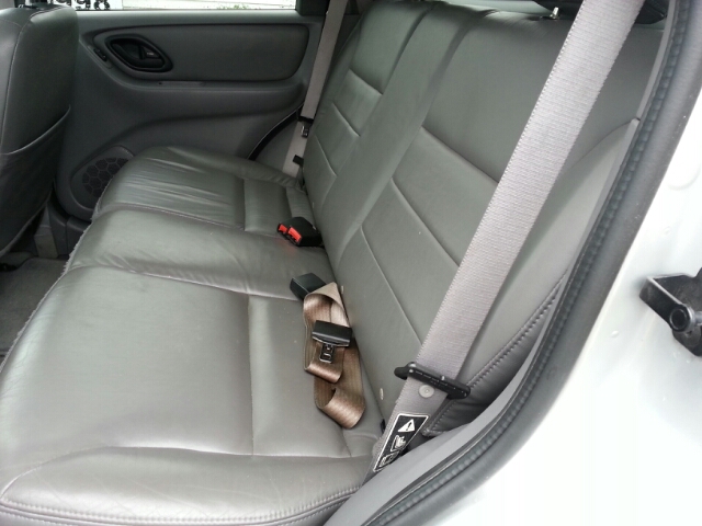 Ford Escape 2002 photo 23