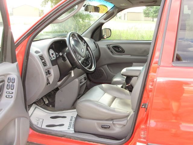 Ford Escape 2002 photo 1