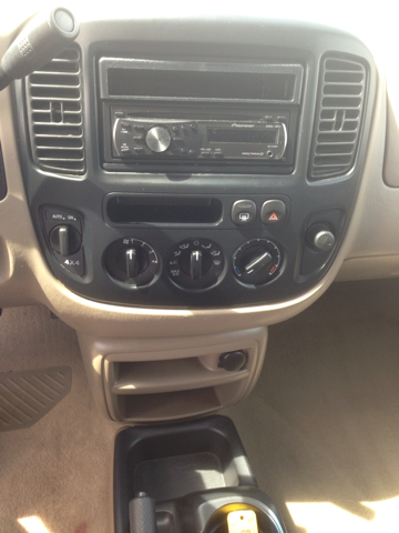 Ford Escape 2002 photo 1