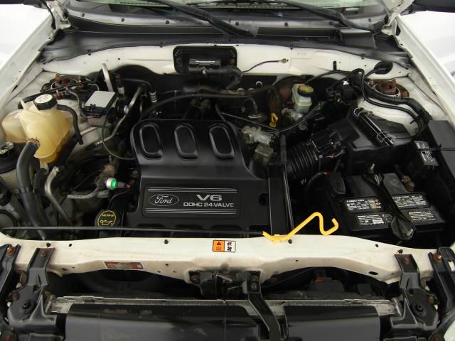 Ford Escape 2002 photo 17