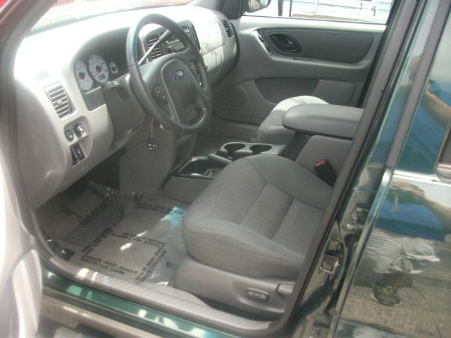 Ford Escape 2002 photo 1