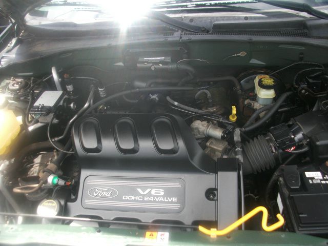 Ford Escape 2002 photo 2