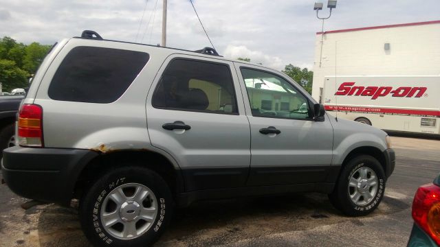 Ford Escape 2003 photo 1