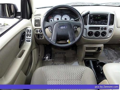 Ford Escape 2003 photo 1