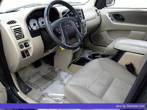 Ford Escape 2003 photo 2