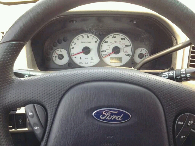 Ford Escape 2003 photo 2