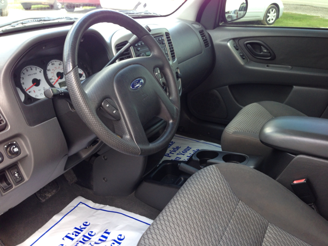 Ford Escape 2003 photo 2