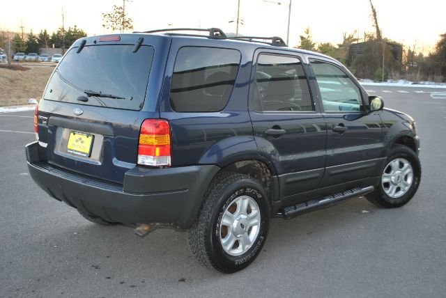 Ford Escape 2003 photo 1