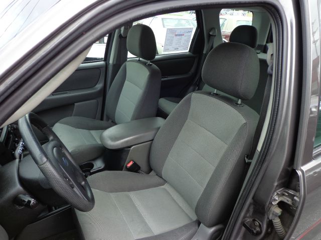 Ford Escape 2003 photo 1