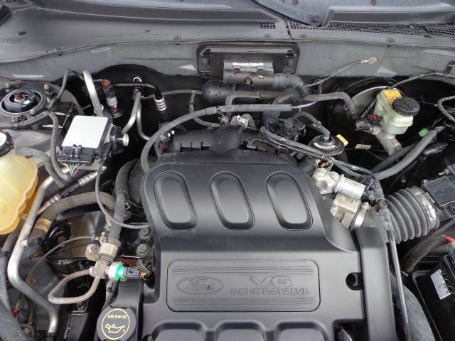 Ford Escape 2003 photo 25