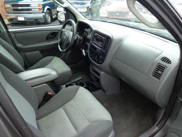 Ford Escape 2003 photo 9